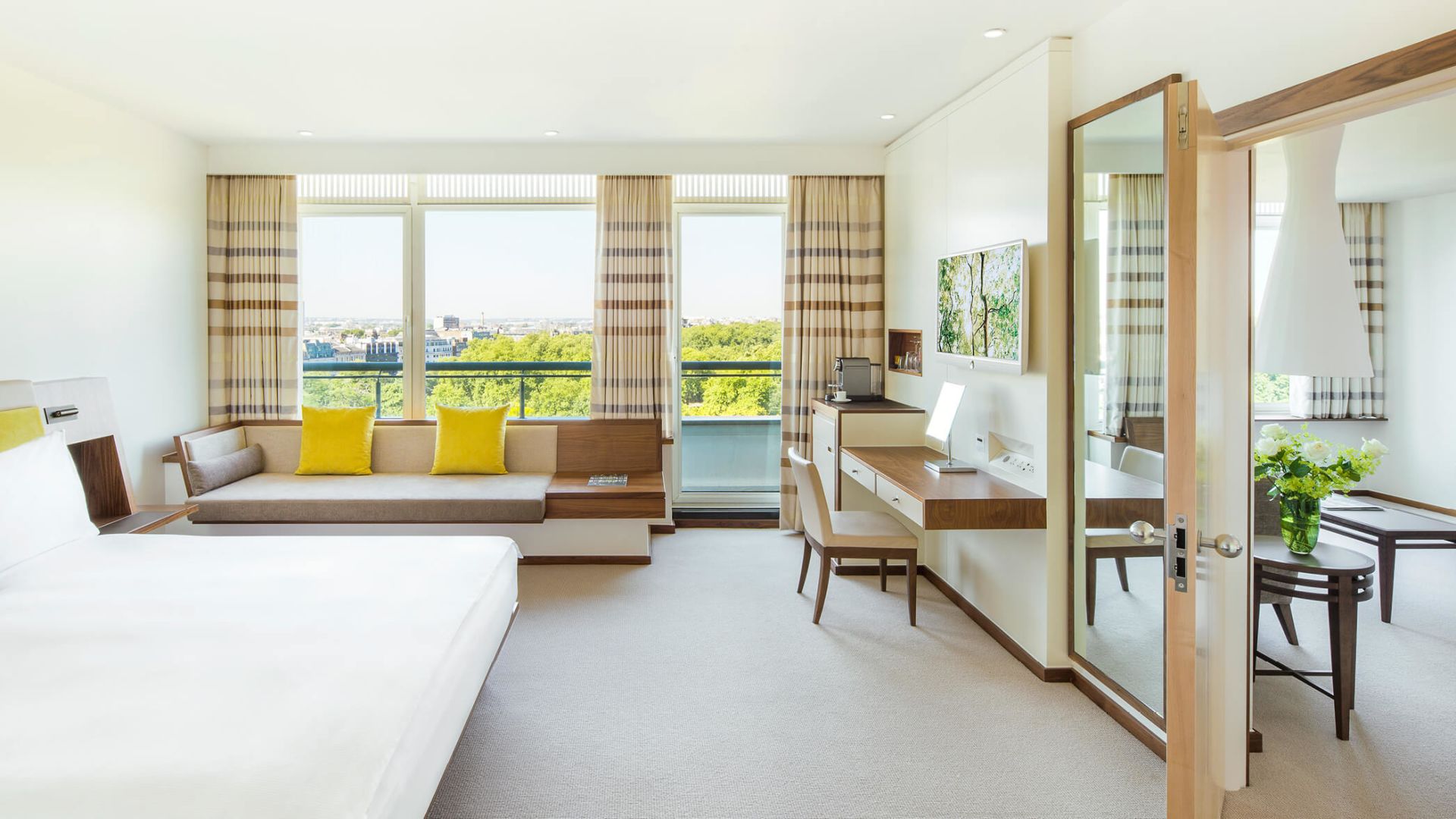 Metropolitan Suite Bedroom - Image