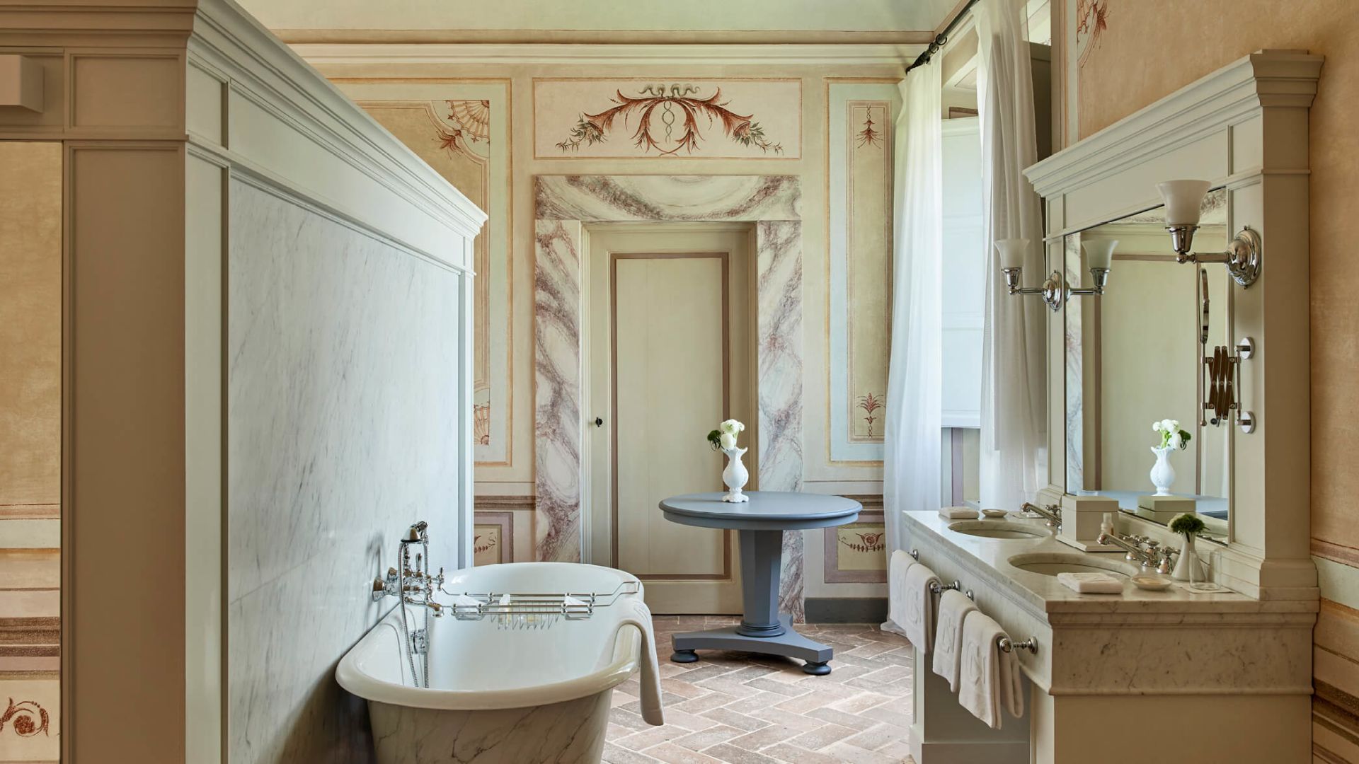Heritage Suites Bathroom - Image