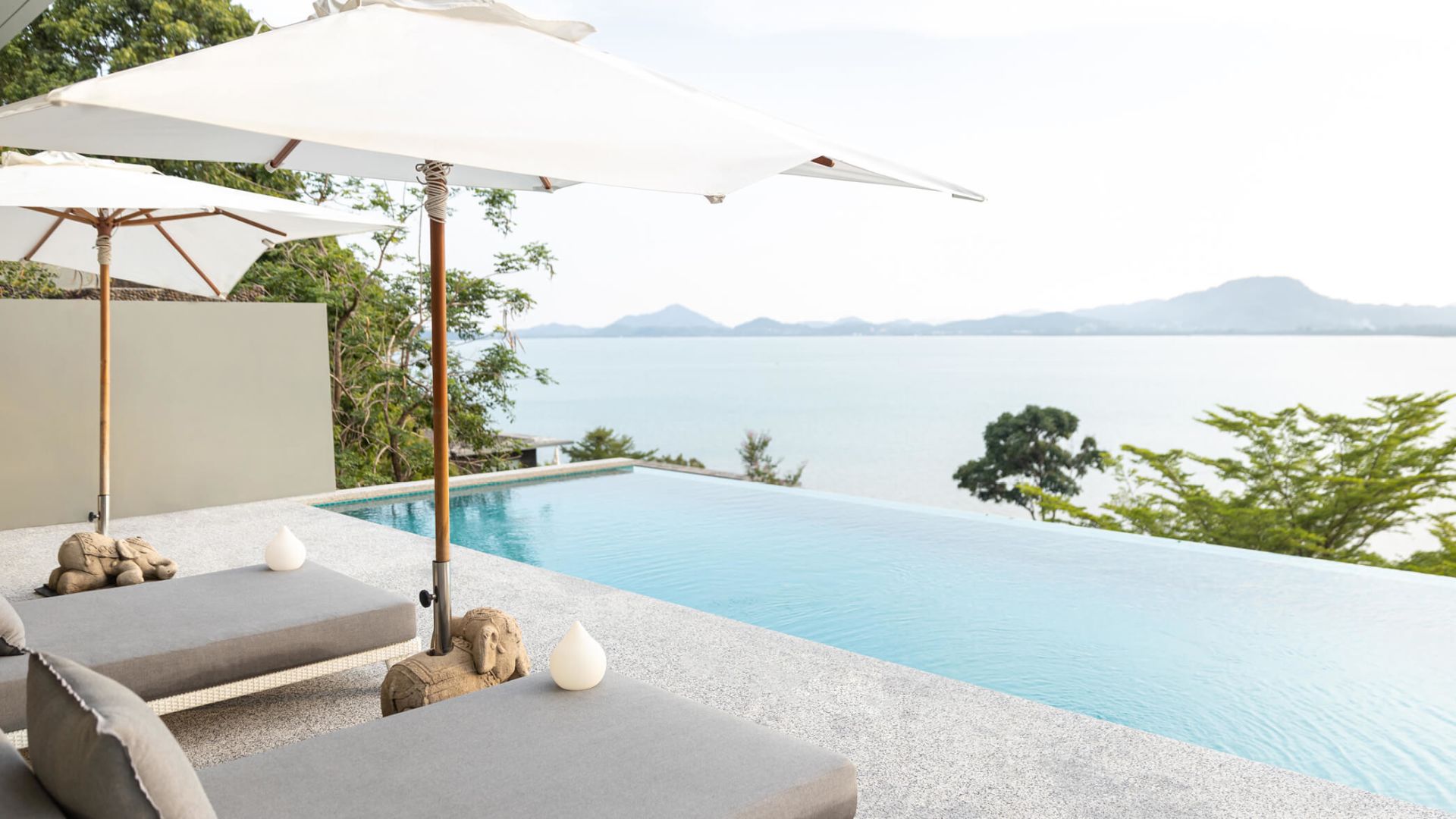 Infinity pool overlooking the Andaman Sea - Image