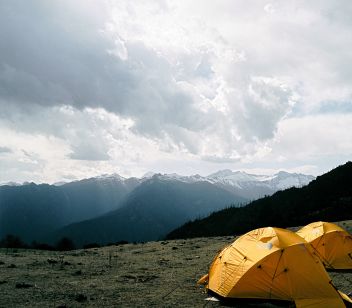 在布姆扎营地观赏喜马拉雅山的野外风光 - Thumbnail
